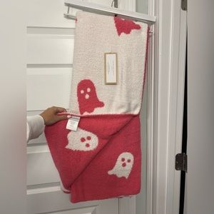 cupcakes & cashmere viral ghost blanket 👻💕